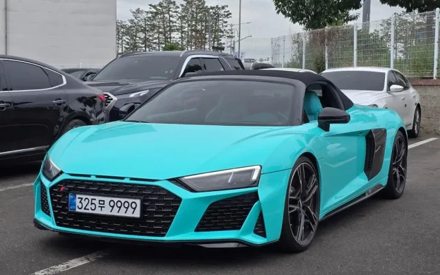 수원믿을수있는중고차 R8 (4S) 5.2 V10 퍼포먼스 스파이더 매물 사진 15 - 2022/04 25,941km
